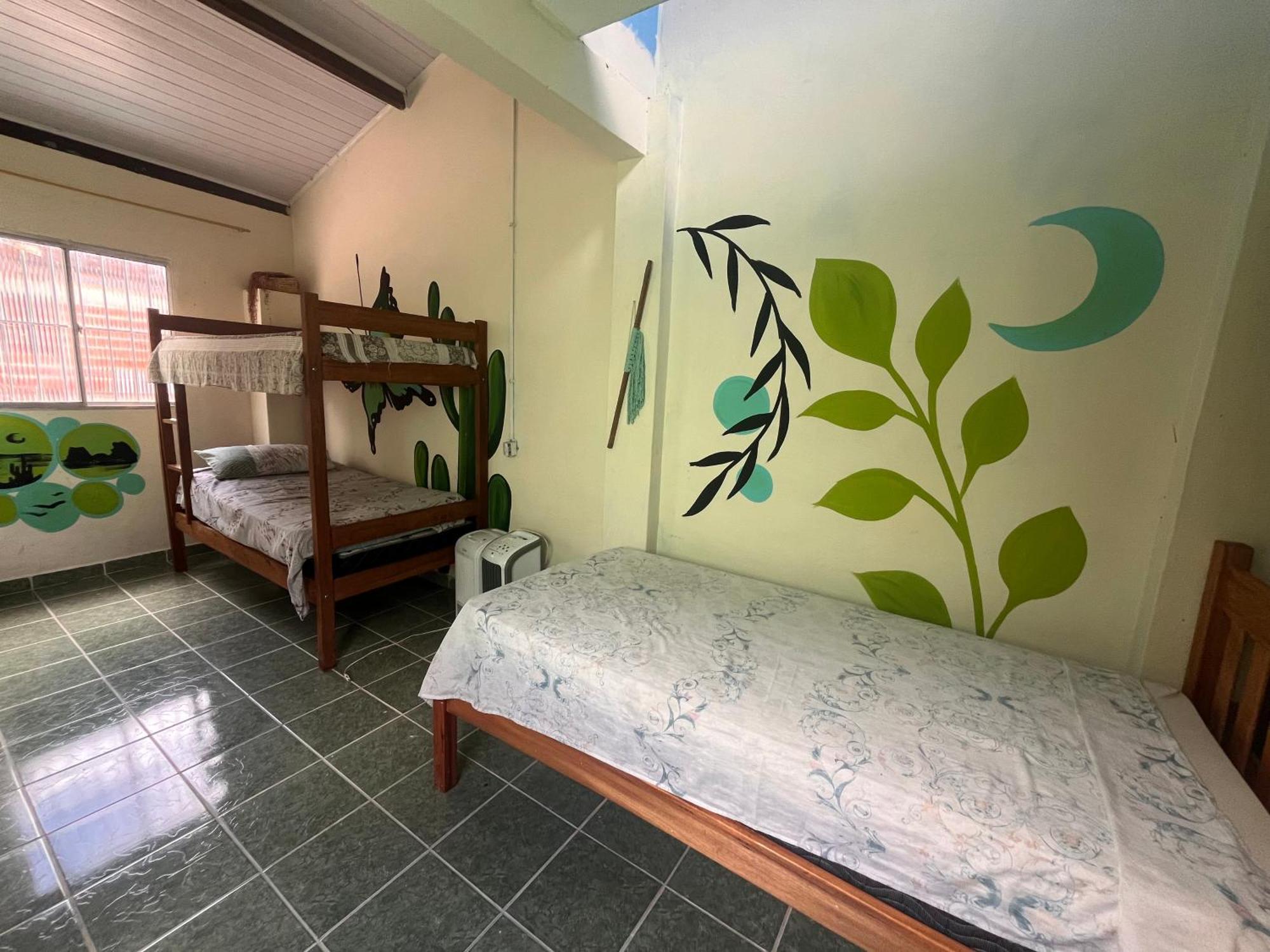 Multiverso Hostel Ленсойс Экстерьер фото